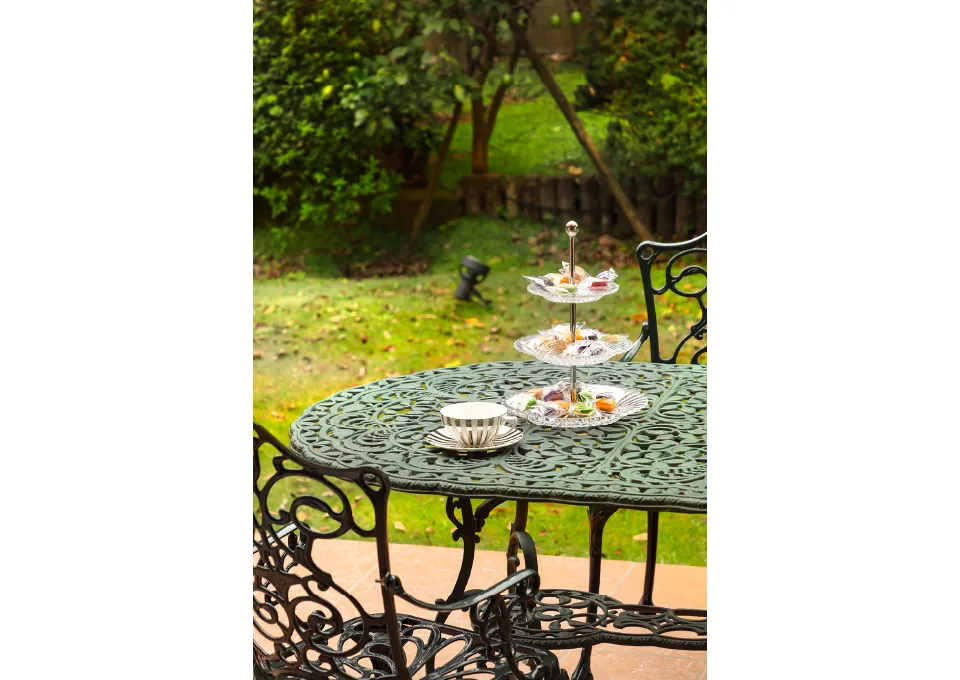 テラスで優雅な休日ブランチを