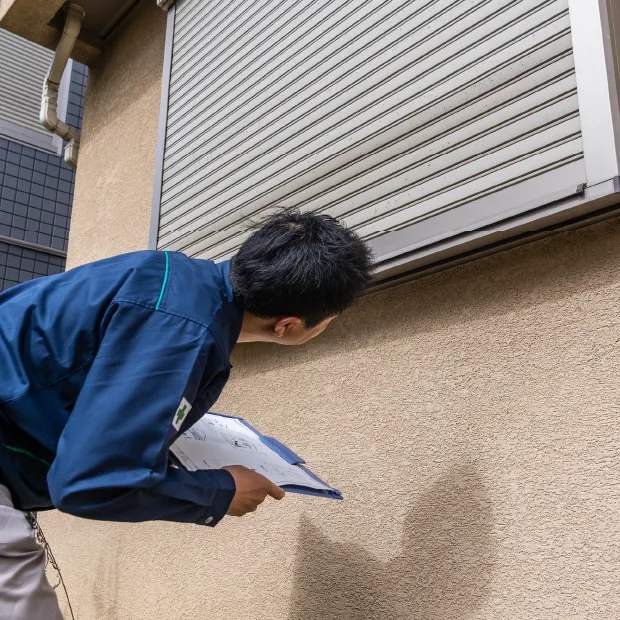 外壁の小さなひび割れも見逃しません