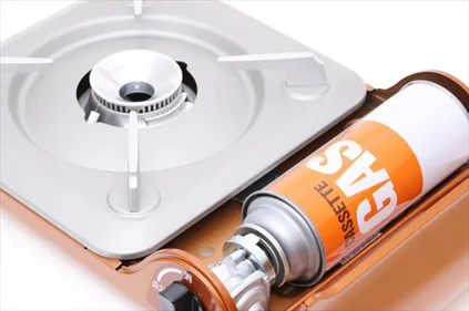 備蓄食料とともに、カセットコンロの準備を