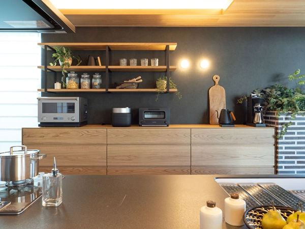 今どきのキッチンは、家族の笑顔の中心地!今日から出来る 家族みんなが使いやすいキッチン収納のポイント