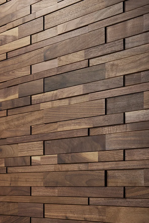 高さ３種、厚み２種のランダムピース。水平ラインを強調し、従来品と比べて縦の継手が見えにくいのが魅力のひとつです。