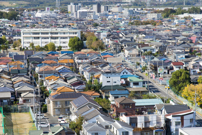 実家を相続したら税金はどう計算する？　地価公示と路線価の違いは？
